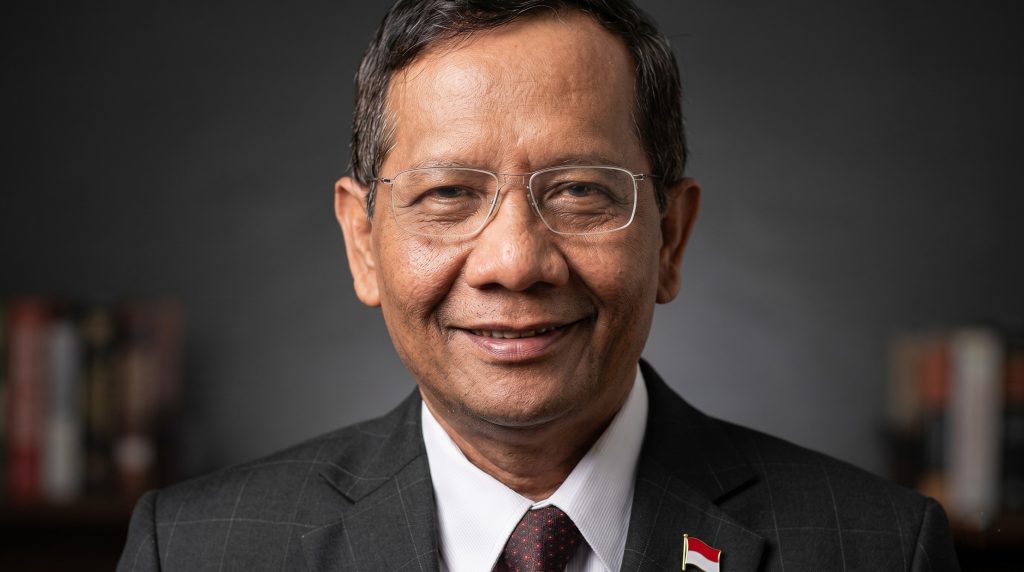 Prof. Dr. Mahfud MD di Pusaran Hukum dan Politik Indonesia
