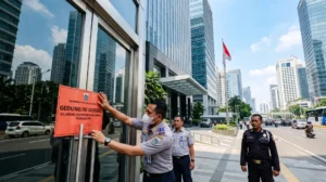 Gedung komersial perusahaan yang berisiko terkena sanksi PBG SLF perusahaan karena tidak memiliki izin bangunan